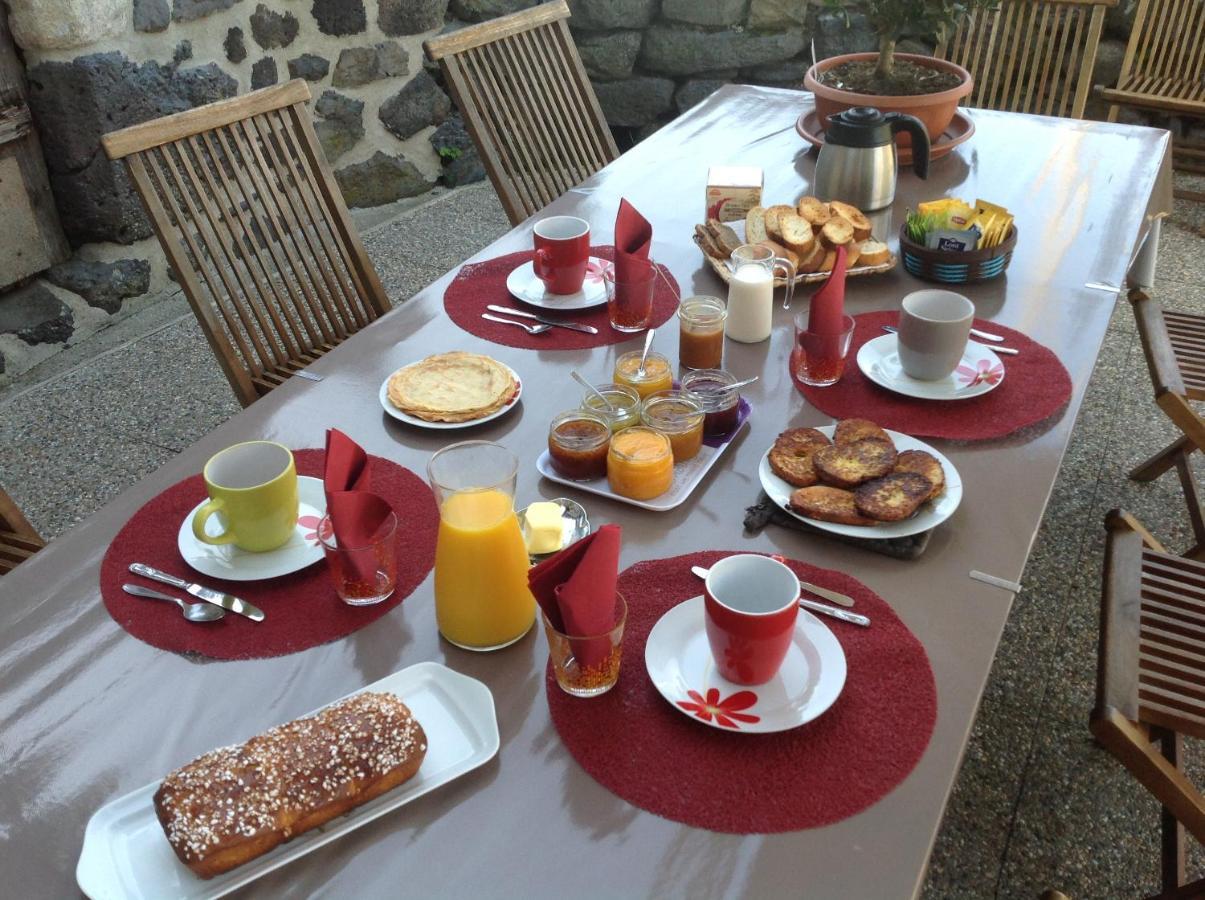 La Freycenette Bed & Breakfast Arlempdes Bagian luar foto